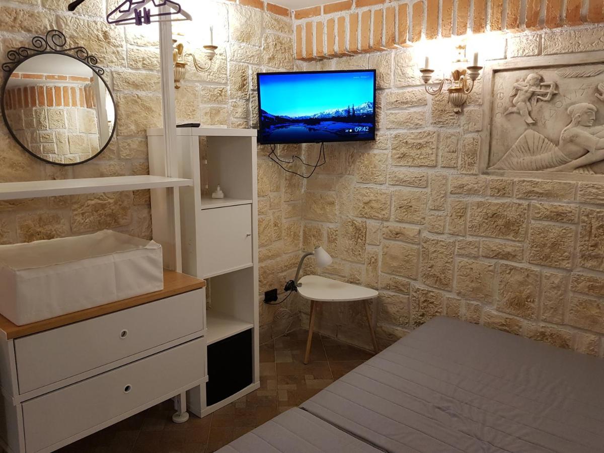 Villa Rimini - Seaview & Roman Holidays Apartments - Garden&Beach 300Mt 안치오 외부 사진