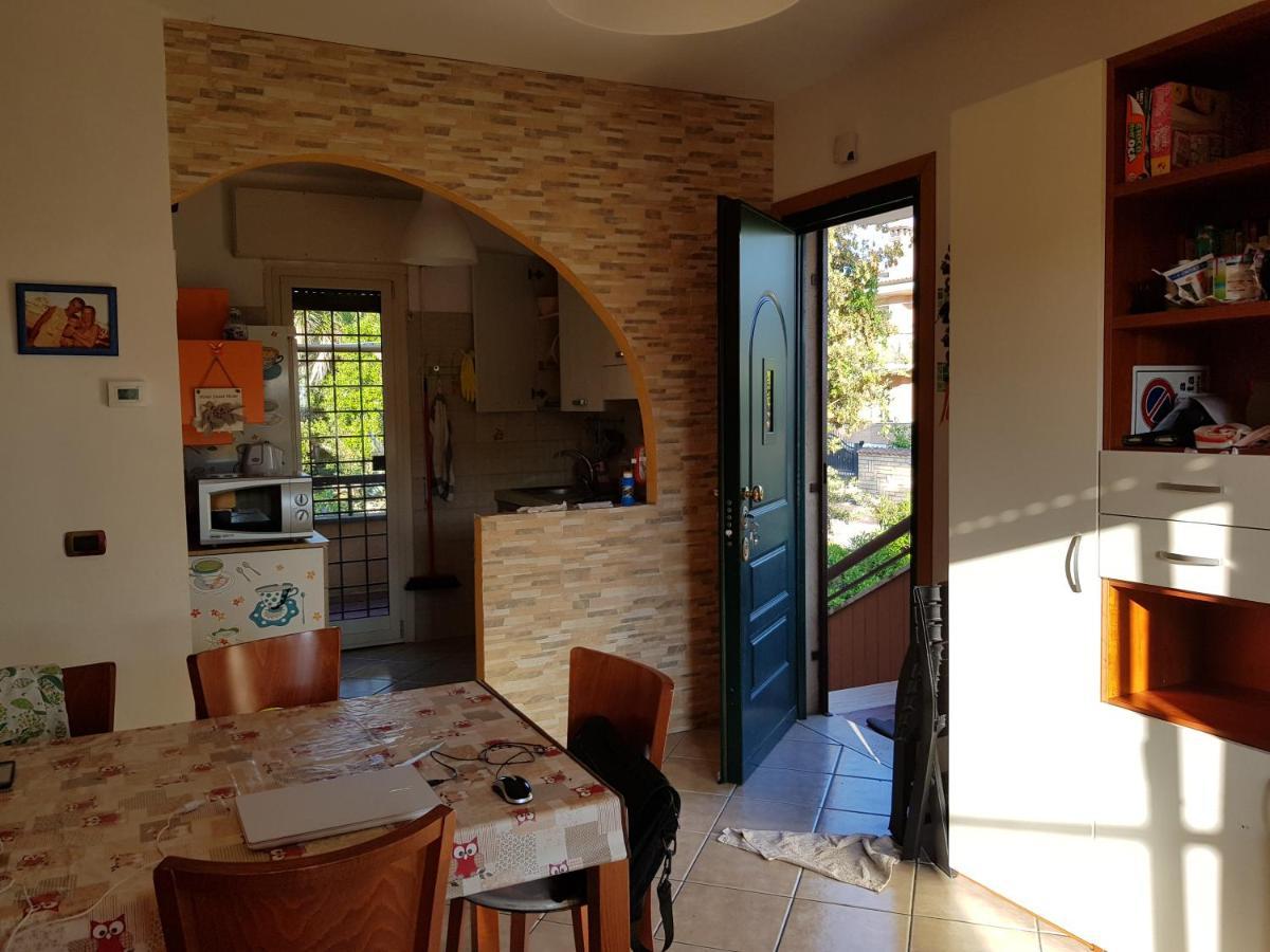 Villa Rimini - Seaview & Roman Holidays Apartments - Garden&Beach 300Mt 안치오 객실 사진