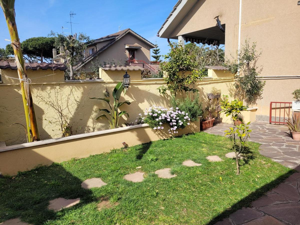 Villa Rimini - Seaview & Roman Holidays Apartments - Garden&Beach 300Mt 안치오 외부 사진