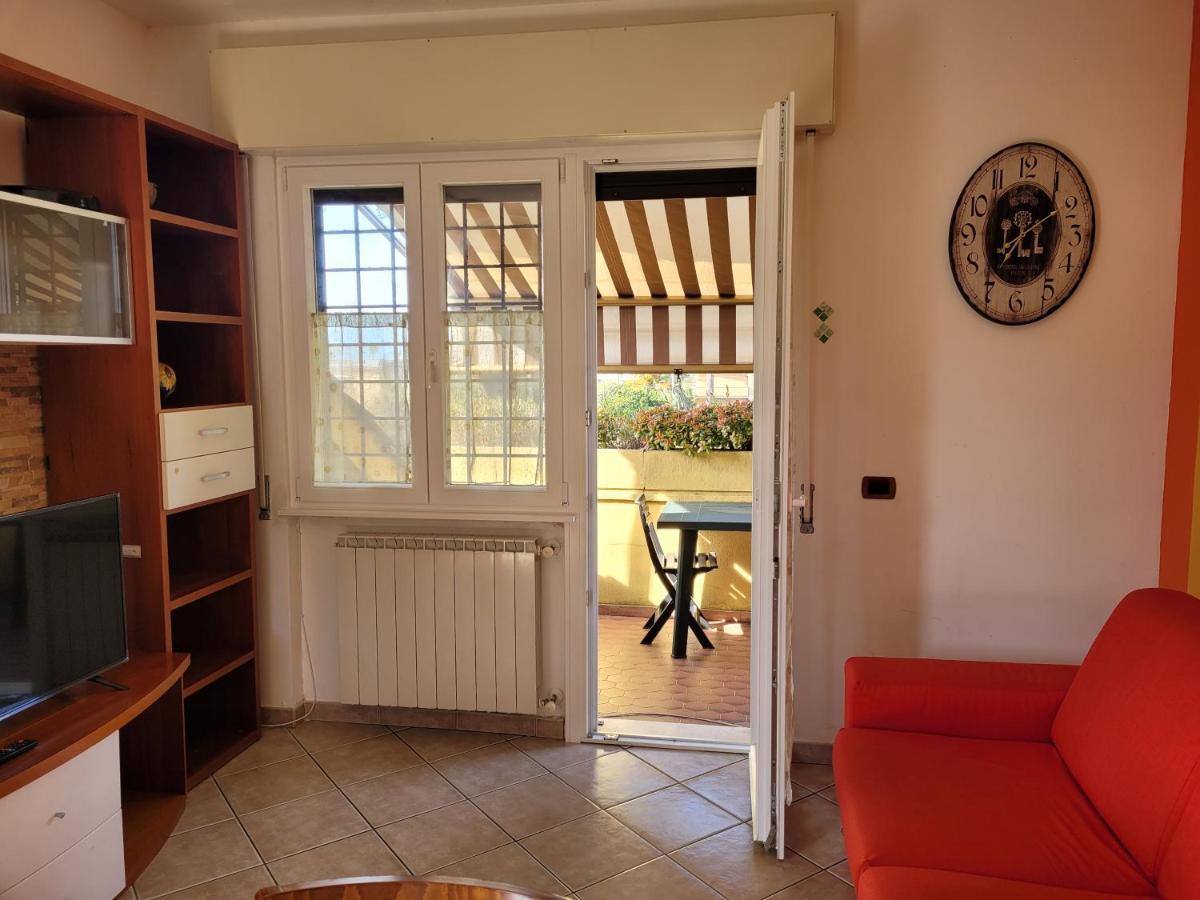 Villa Rimini - Seaview & Roman Holidays Apartments - Garden&Beach 300Mt 안치오 외부 사진