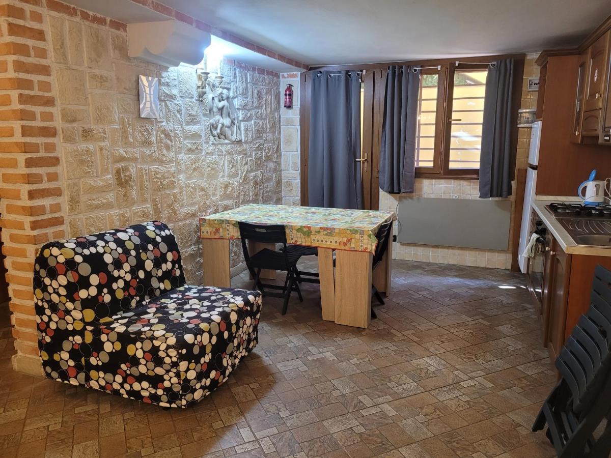 Villa Rimini - Seaview & Roman Holidays Apartments - Garden&Beach 300Mt 안치오 외부 사진