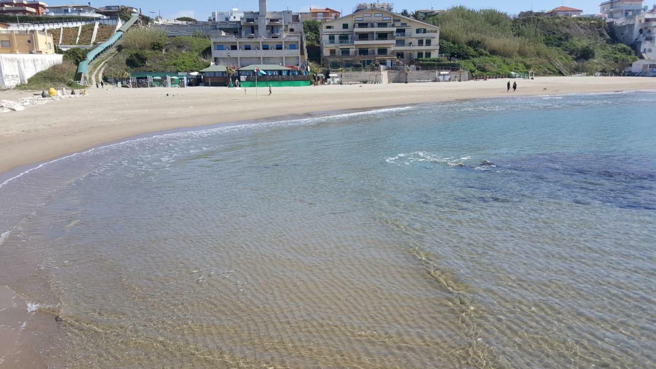 Villa Rimini - Seaview & Roman Holidays Apartments - Garden&Beach 300Mt 안치오 외부 사진